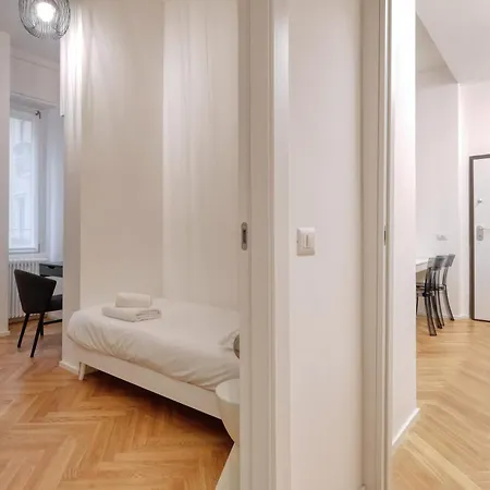Joivy Renovated Flat By Piazza Leonardo Da Vinci * Milano