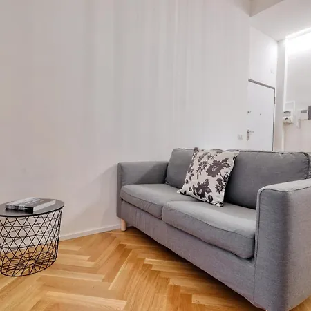 Joivy Renovated Flat By Piazza Leonardo Da Vinci Lejlighed