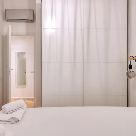 Joivy Renovated Flat By Piazza Leonardo Da Vinci * Milano