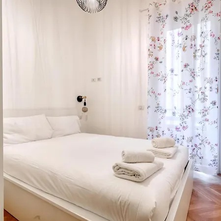 Joivy Renovated Flat By Piazza Leonardo Da Vinci * Milano